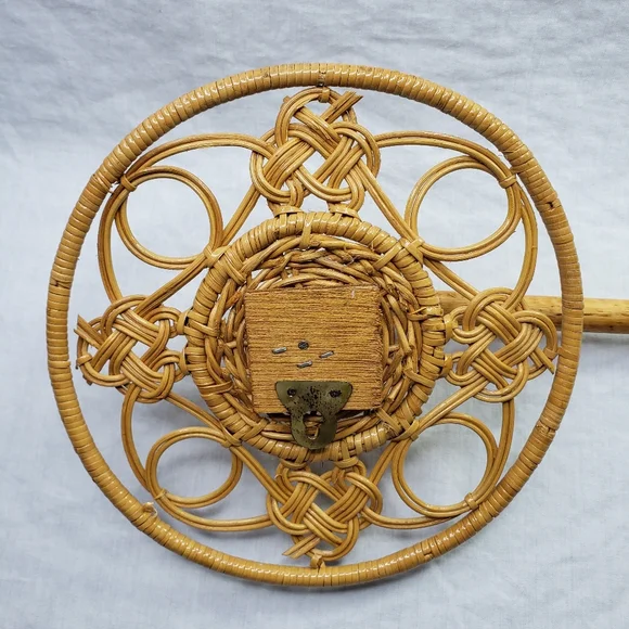 Long Vintage Wicker Towel Rack - Picture 7 of 10